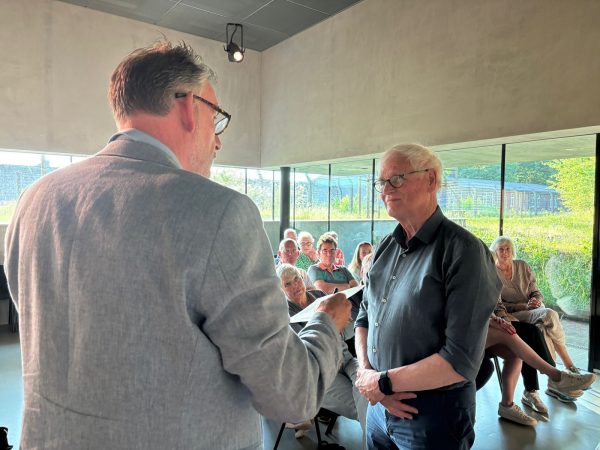 Jeroen van den Eijnde en Tonny van Kessel_speldje van verdienste NM Kamp Vught 11 6 2025