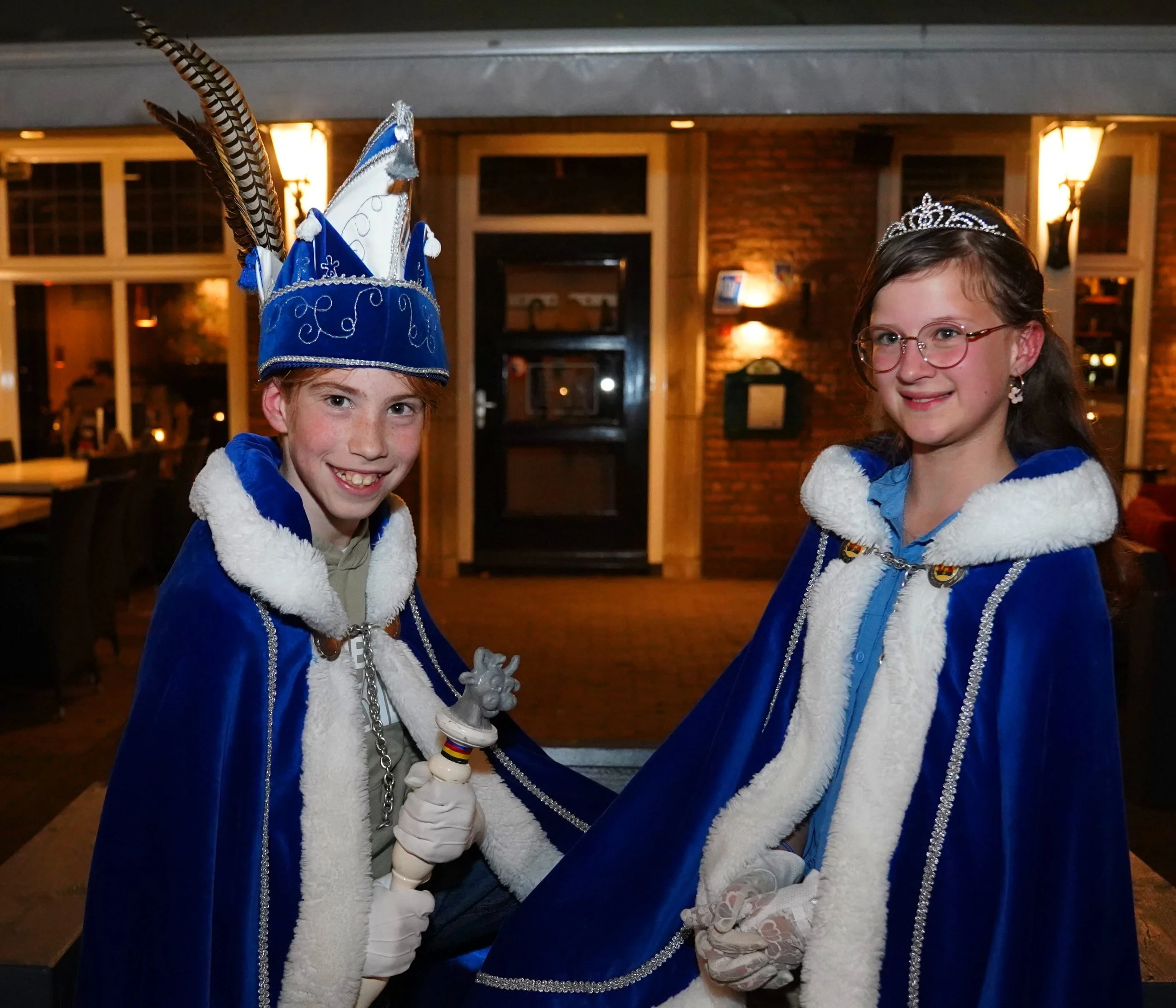 Jeugdprins-Juul-en-Jeugdprinses-Vajenn-zwaaien-de-scepter-over-klein-Keiespellersdurp-tijdens-carnaval-2026-4-scaled