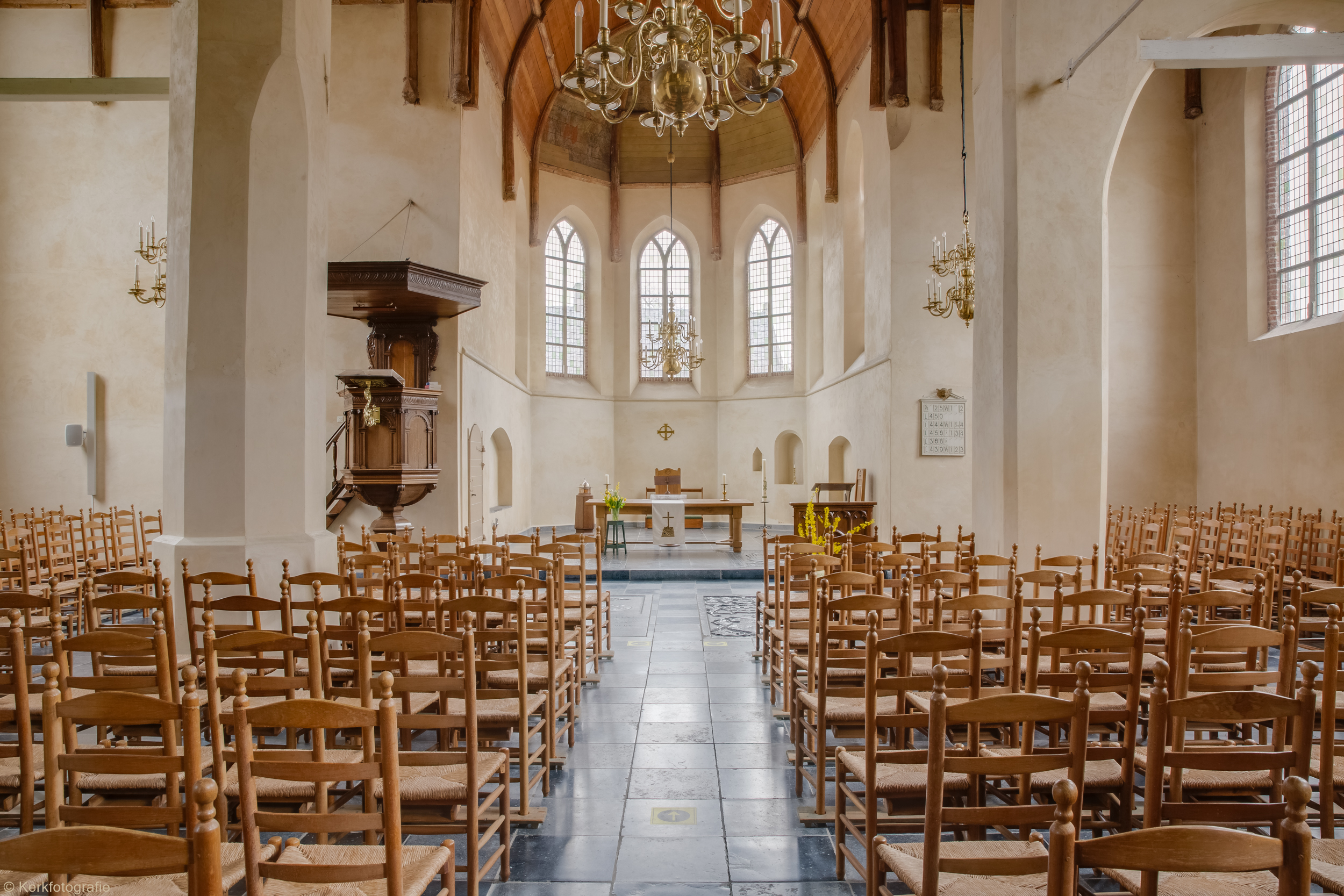 Oude nicolaaskerk binnen
